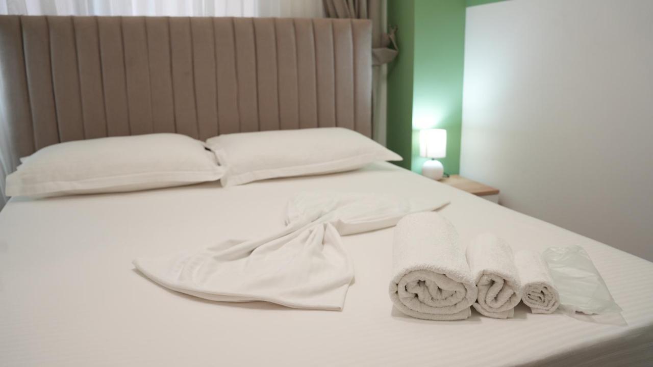 גולם Hotel Luris מראה חיצוני תמונה