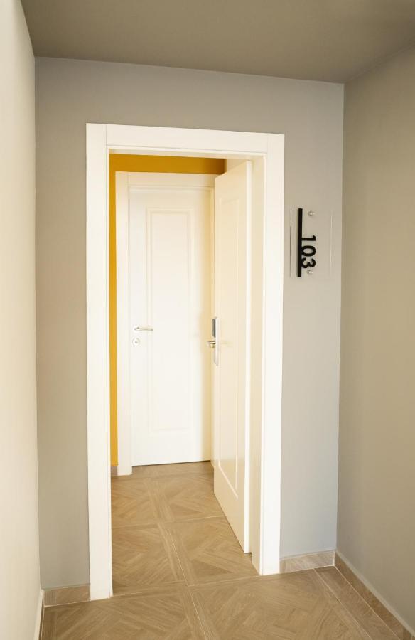 גולם Hotel Luris מראה חיצוני תמונה