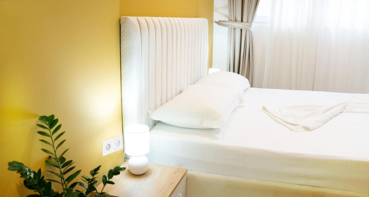 גולם Hotel Luris מראה חיצוני תמונה