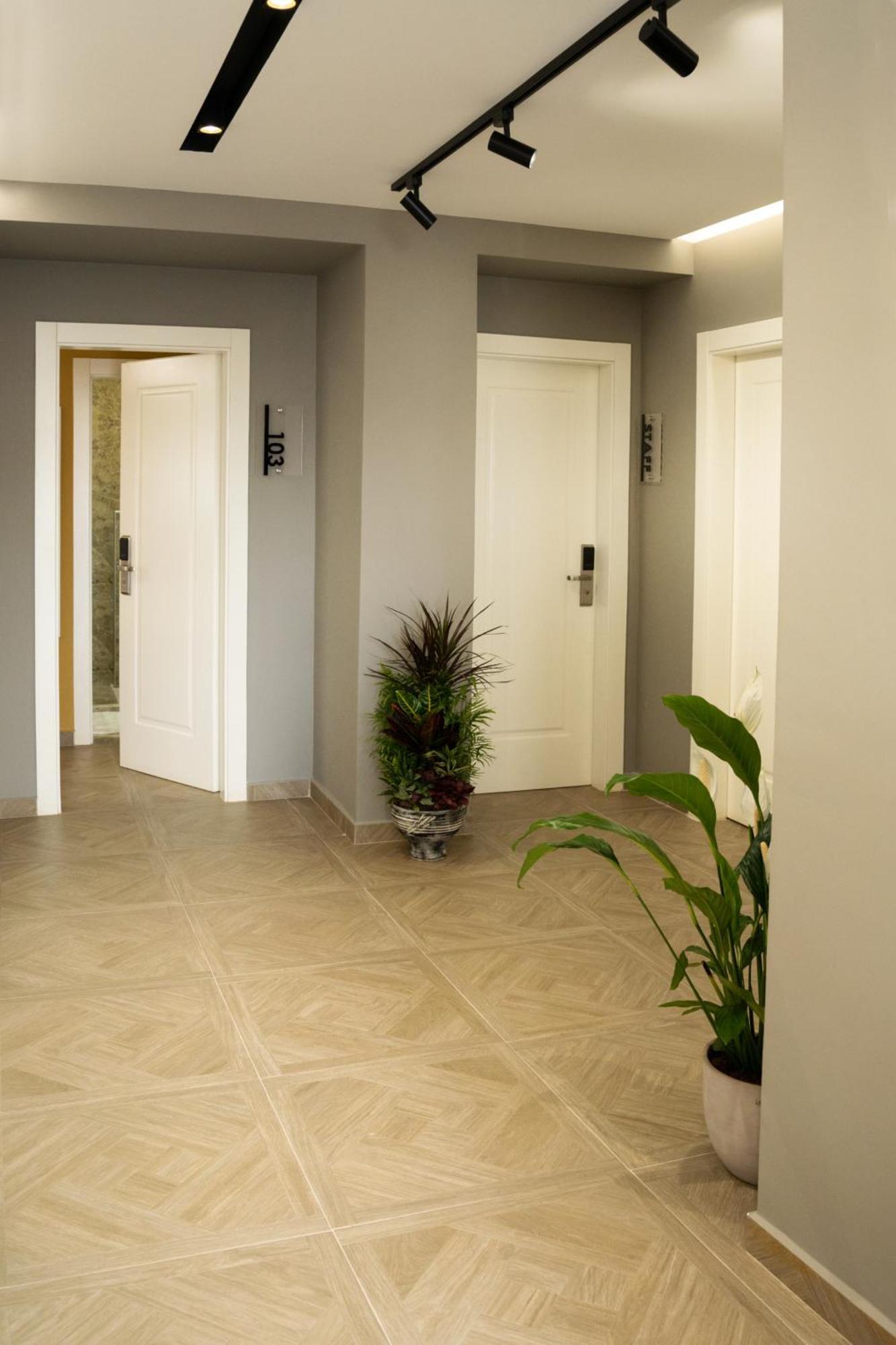 גולם Hotel Luris מראה חיצוני תמונה