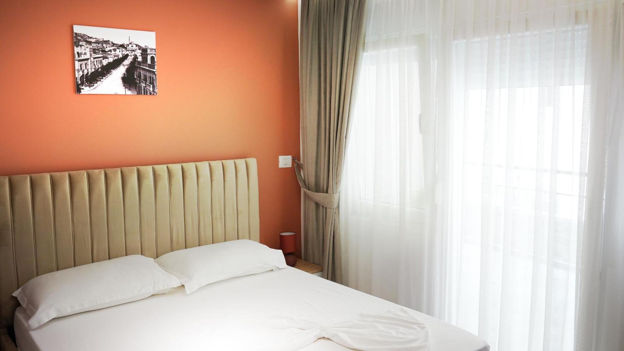 גולם Hotel Luris מראה חיצוני תמונה