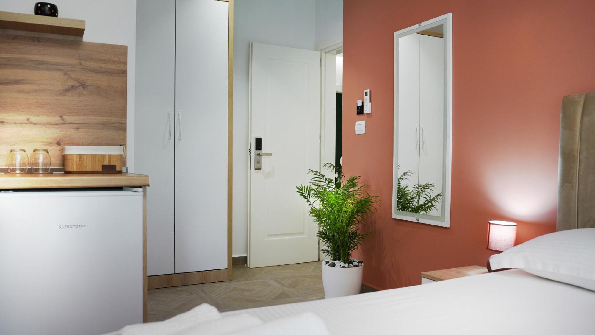 גולם Hotel Luris מראה חיצוני תמונה