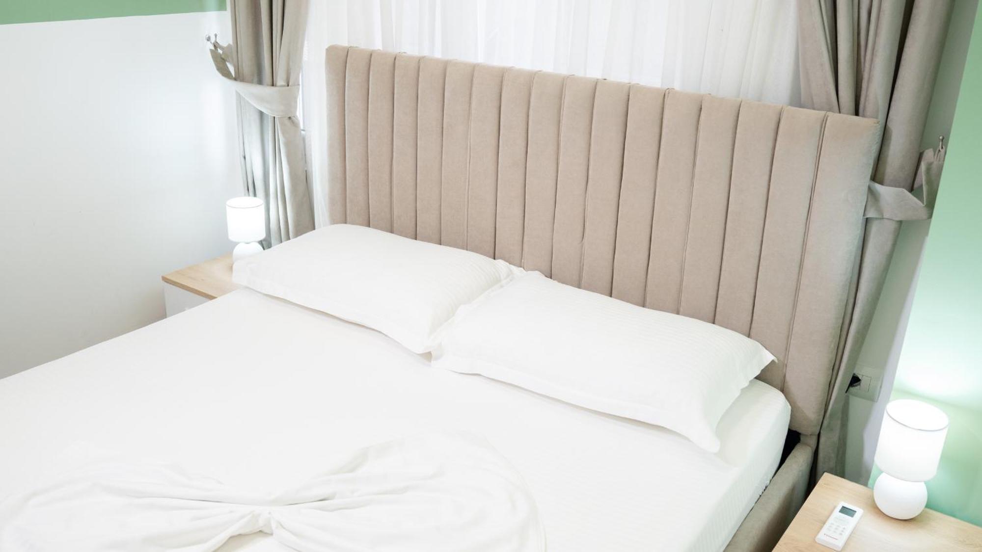 גולם Hotel Luris מראה חיצוני תמונה